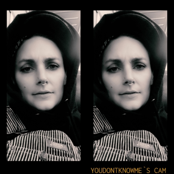 Meet your Posher, Julie - Picture 2 of 2